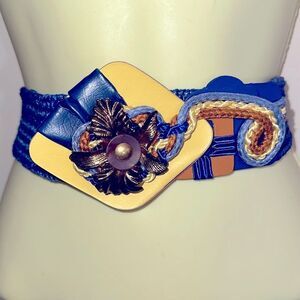 Vtg 80s/90s layered blue, yellow & tan elastic stretch belt/brass floral detail